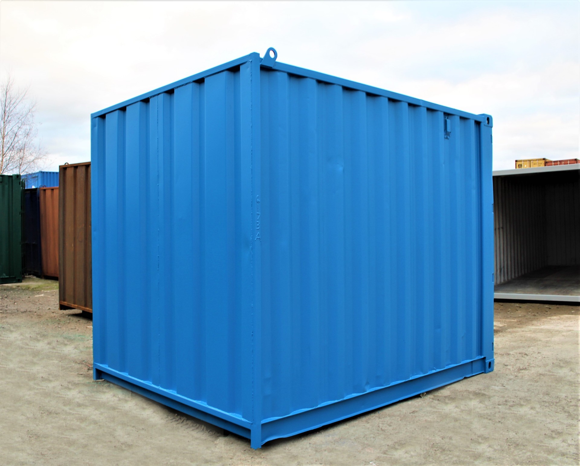 10ft Black Used Cut-Down Steel Shipping Container – Secure Storage & Transport 5 Portable 10-foot container for secure goods transportation