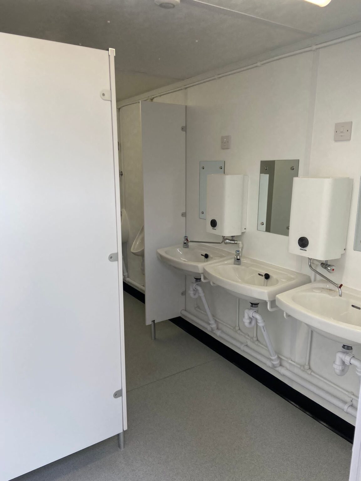 3+1 Steel Toilet Cabin 16Ft x 9Ft 2 3+1 Steel Toilet Cabin 16Ft x 9Ft - Image 2