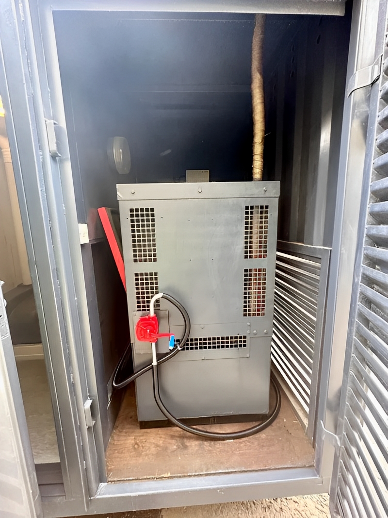 24 x 9Ft Anti Vandal Cabin | Office, Canteen, Toilet | 10KVA Generator 8 24 x 9Ft Anti Vandal Cabin | Office, Canteen, Toilet | 10KVA Generator - Image 8